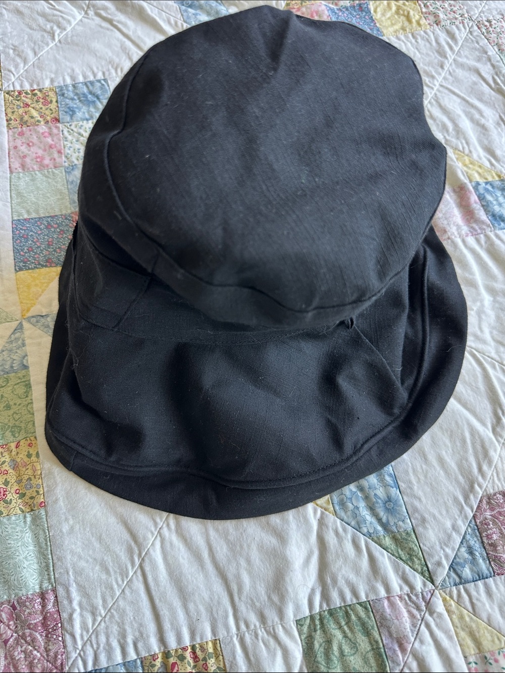 L—Reversible Simons White Bucket Hat with Navy Leaf Print and Olive Florals